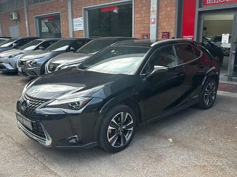 Usata Lexus UX Luxury Line 184 CV (135 kW) 2022 Other SUV