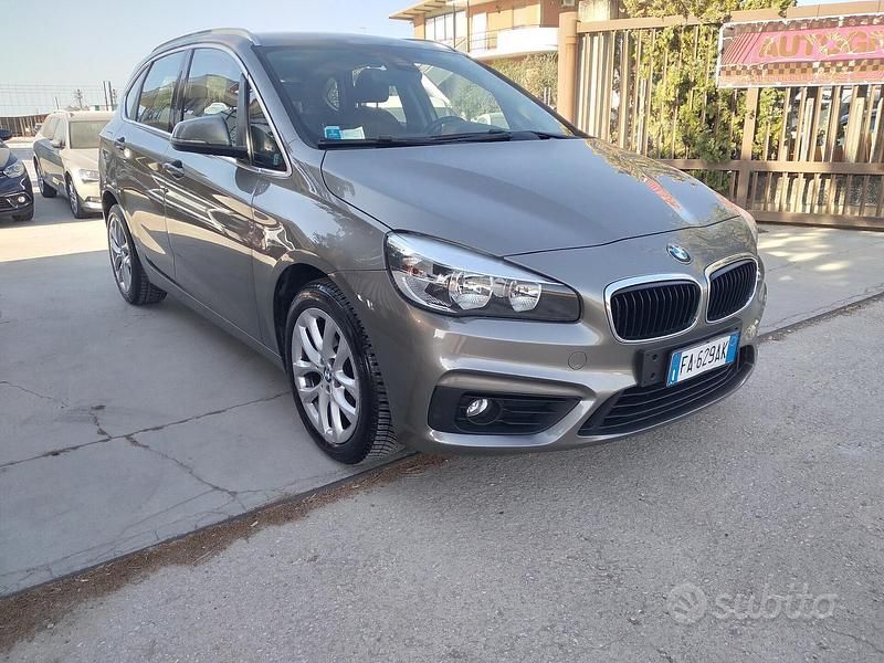 Usado BMW 218 Sport Line 150 HP (110 kW) 2015 Castanho Carrinha