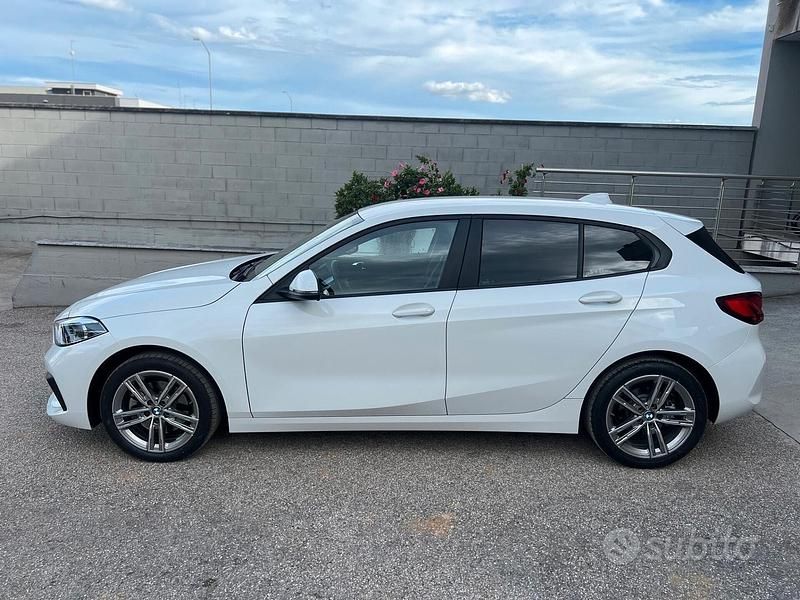 Usata BMW 116 Sport Line 116 CV (85 kW) 2022 Bianco Utilitaria