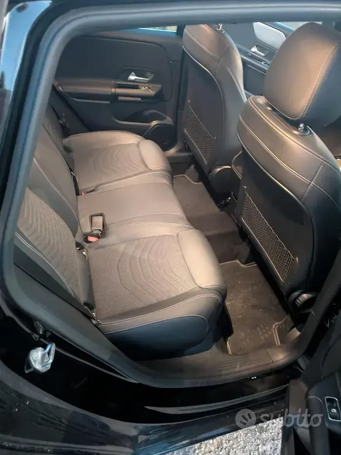 Usata Mercedes B180 116 CV (85 kW) 2020 Nero Utilitaria