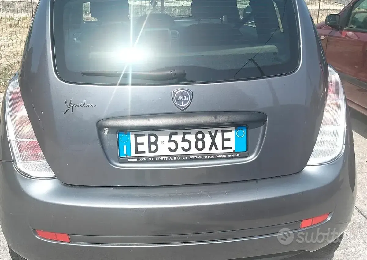 Usata Lancia Ypsilon 69 CV (50 kW) 2011 Grigio Utilitaria