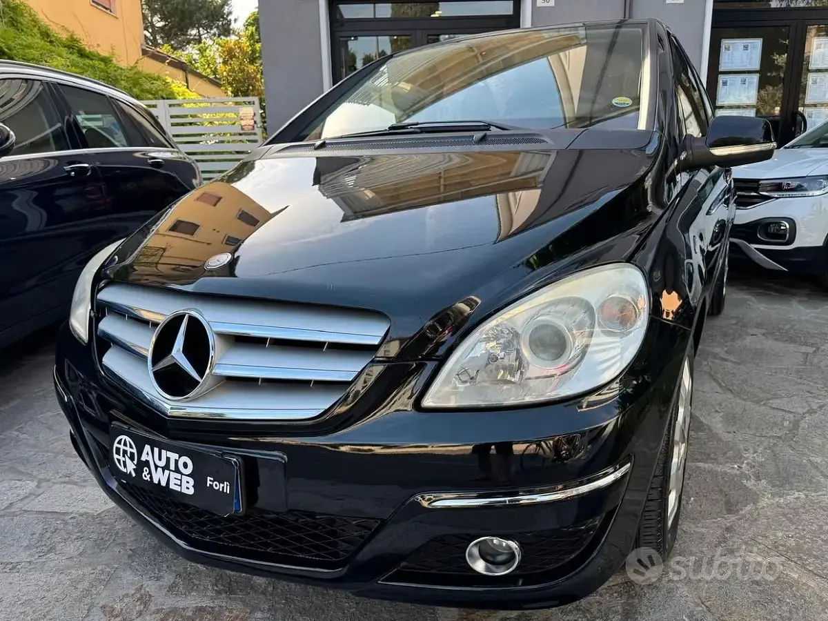 Usata Mercedes B170 Chrome 116 CV (85 kW) 2009 Nero Monovolume