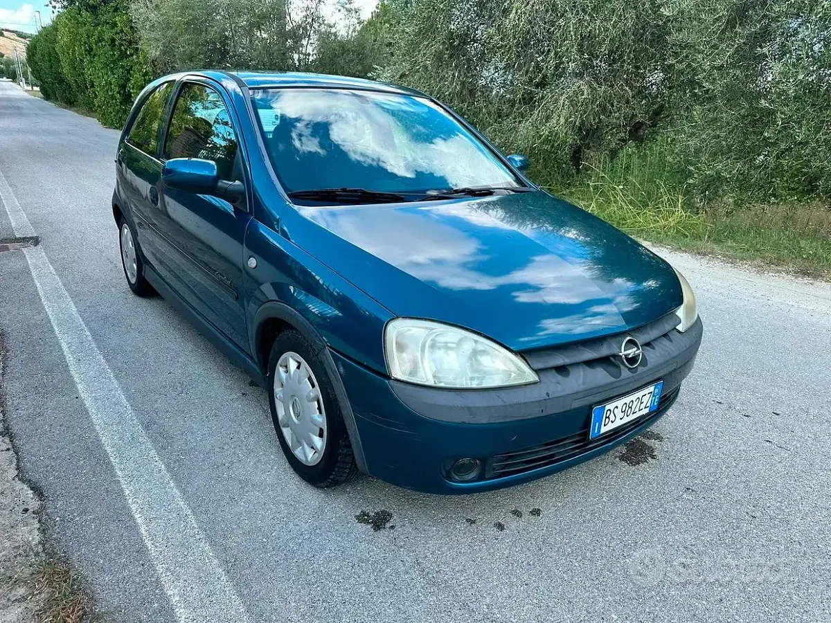 Usata Opel Corsa 58 CV (42 kW) 2001 Bluazzurro Utilitaria