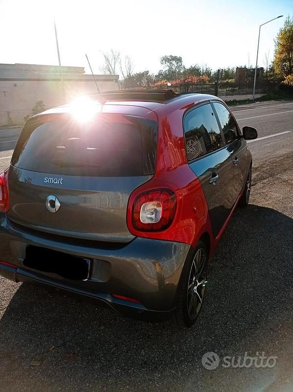 Usata Smart ForFour 90 CV (66 kW) 2018 Grigio Utilitaria