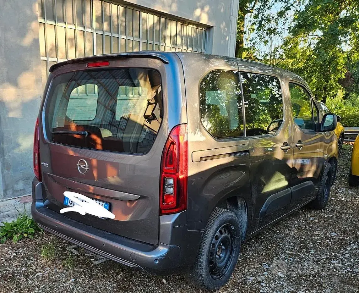 Usata Opel Combo 100 CV (73 kW) 2021 Grigio Monovolume