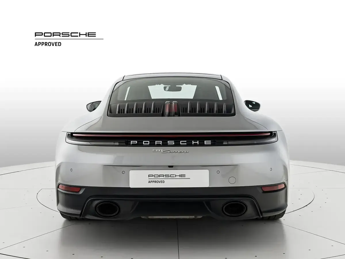 Usata Porsche 911 394 CV (289 kW) 2024 U2 argento gt metallizzato Coupé