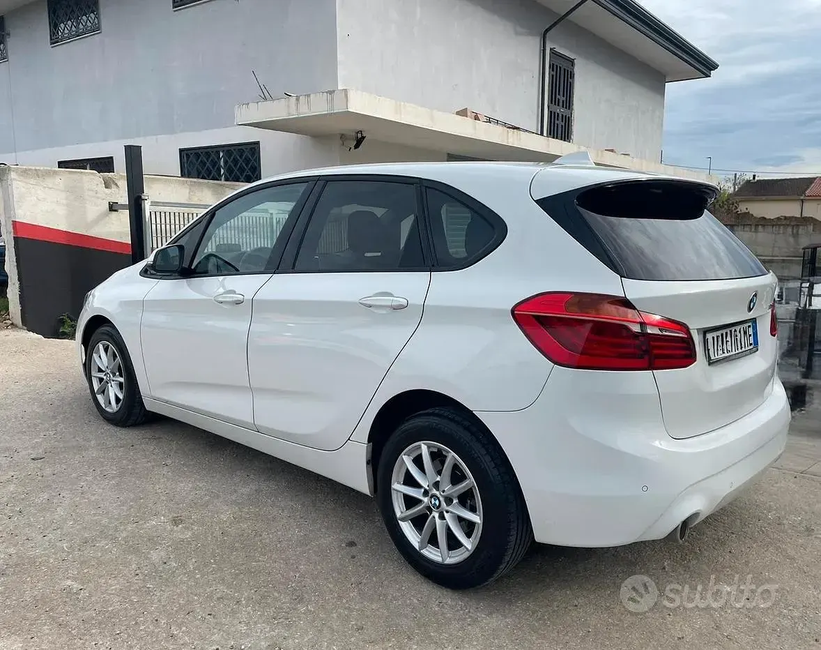 Usado BMW 216 Advantage 116 HP (85 kW) 2018 Branco Carrinha