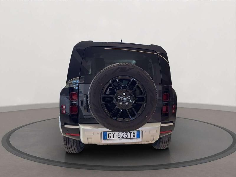 Usata Land Rover Defender S 200 CV (147 kW) 2024 Santorini black SUV
