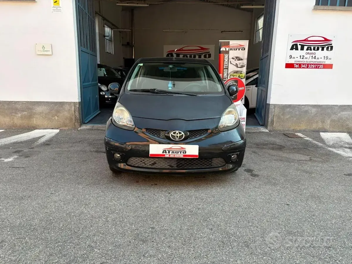 Usata Toyota Aygo 68 CV (50 kW) 2008 Nero Utilitaria
