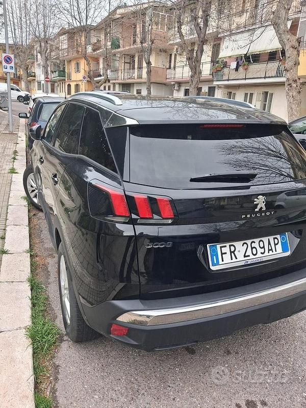 Usata Peugeot 3008 130 CV (95 kW) 2019 Nero SUV