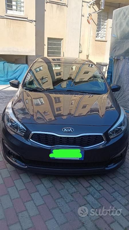 Usata Kia Ceed 110 CV (80 kW) 2016 Grigio Utilitaria
