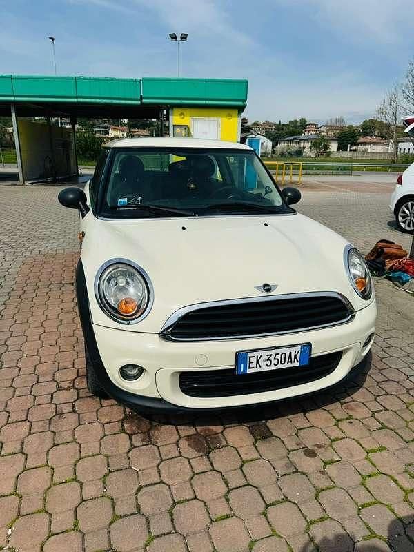 Usata Mini Cooper 75 CV (55 kW) 2012 Utilitaria