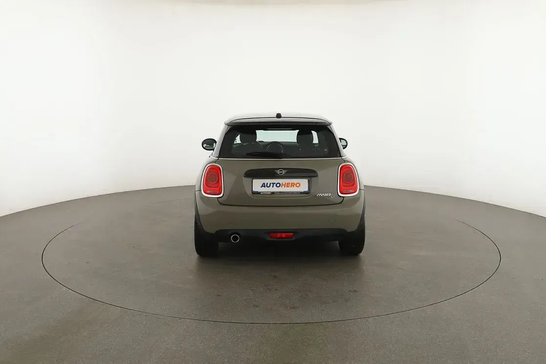 Usata Mini Cooper D 116 CV (85 kW) 2019 Verde Utilitaria