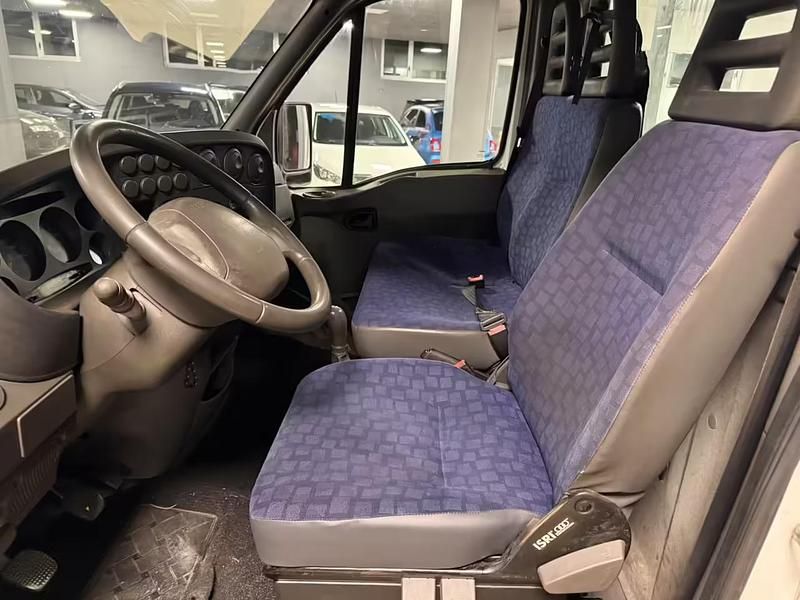 Usata Iveco Daily 96 CV (70 kW) 2002 Bianco