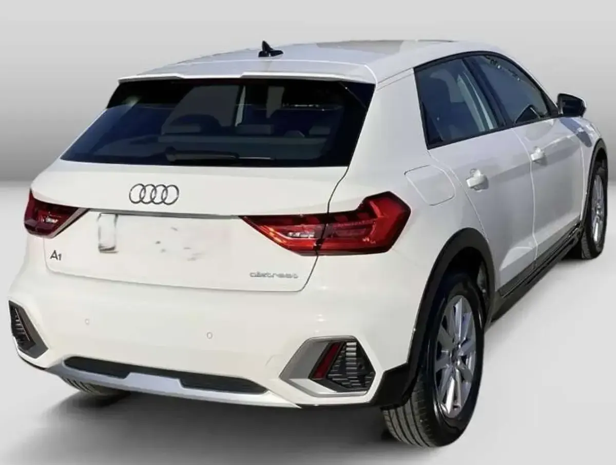 Usata Audi A1 Ambiente 95 CV (69 kW) 2023 Bianco SUV