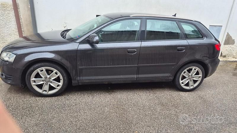 Usado Audi A3 105 CV (77 kW) 2014 Negro Berlina