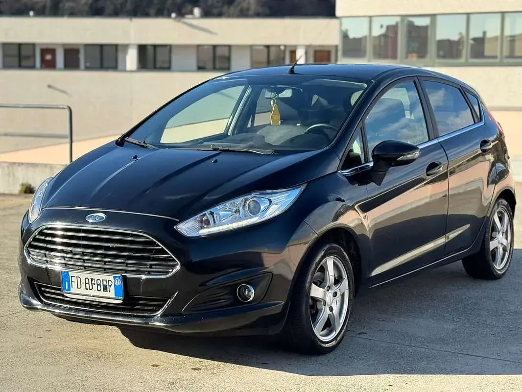 Usata Ford Fiesta Titanium 101 CV (74 kW) 2016 Utilitaria