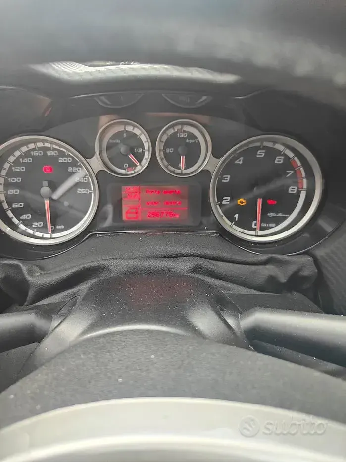 Usata Alfa Romeo MiTo 120 CV (88 kW) 2010 Rosso Utilitaria