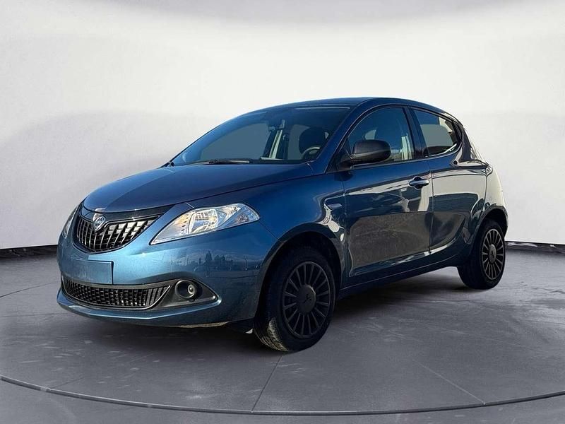 Usata Lancia Ypsilon Silver 69 CV (50 kW) 2023 Blu/azzurro Utilitaria