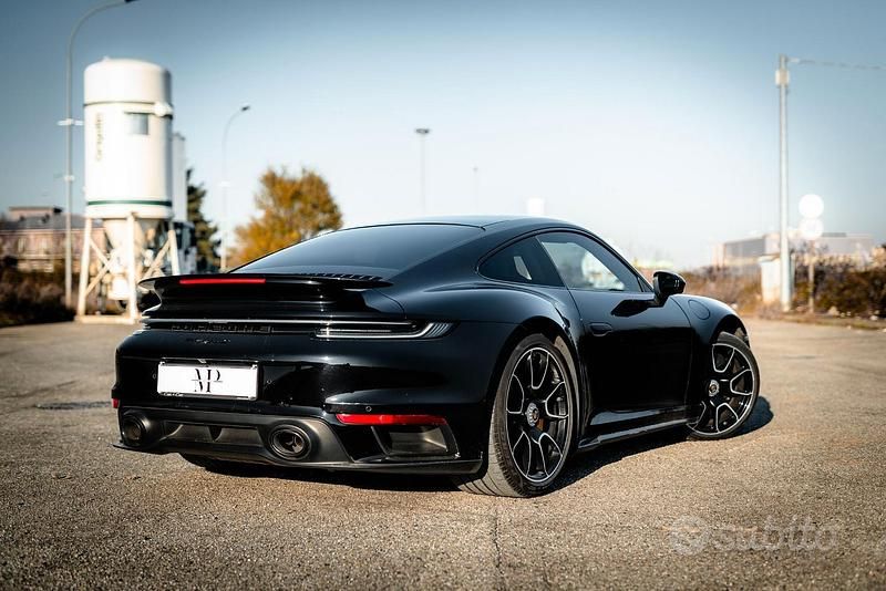 Usata Porsche 992 650 CV (478 kW) 2021 Nero Coupé