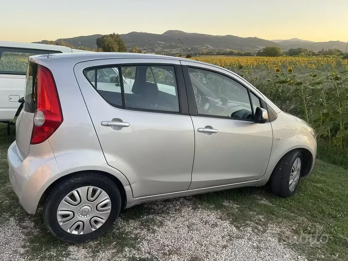 Usata Opel Agila 65 CV (47 kW) 2008 Grigio Utilitaria