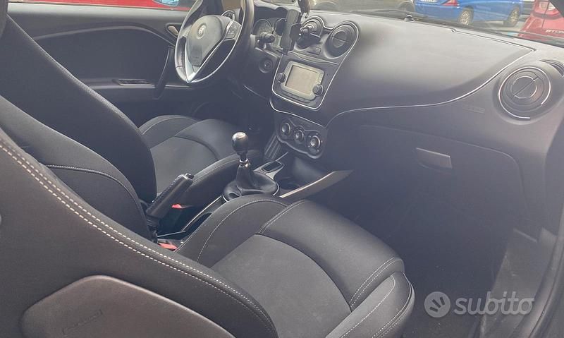 Usata Alfa Romeo MiTo 78 CV (57 kW) 2017 Nero Utilitaria