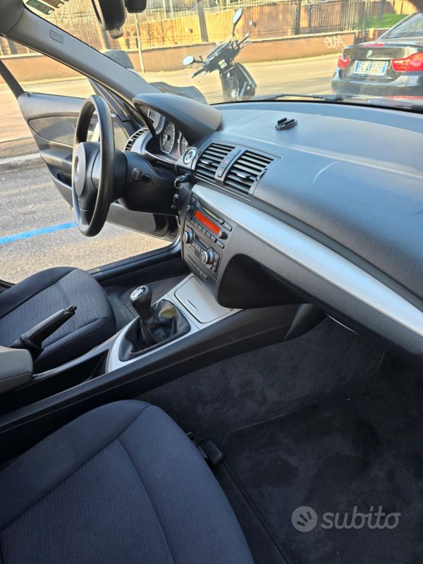 Usata BMW 118 143 CV (105 kW) 2008 Nero Utilitaria