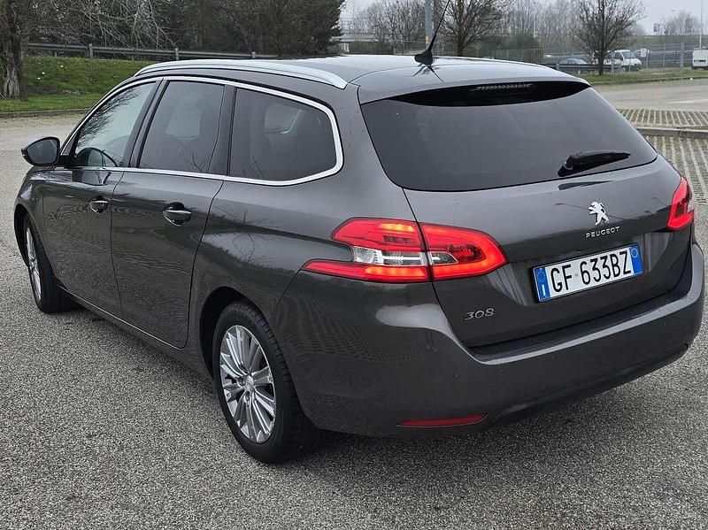 Usata Peugeot 308 Allure 131 CV (96 kW) 2021 Grigio Station wagon