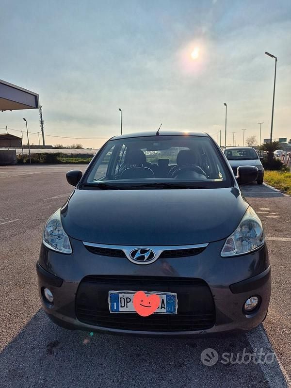 Grigio Usata 2009 Hyundai i10 Due volumi | 3499 € (Buon prezzo) - Immagine 1/4