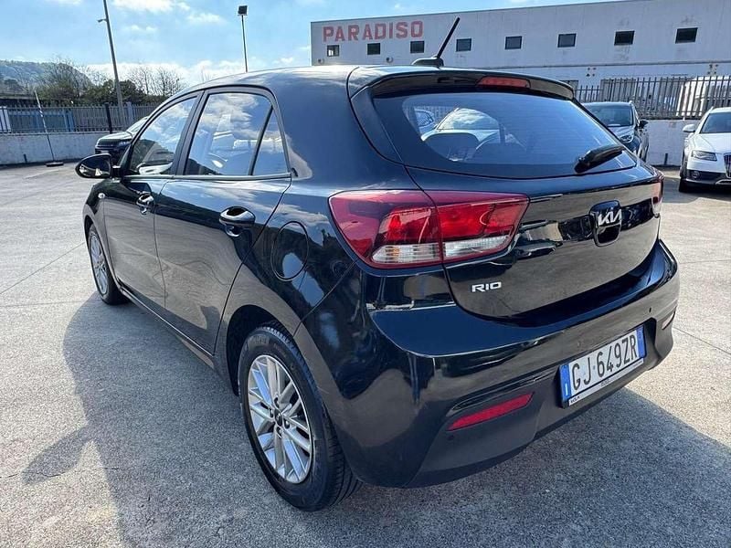 Usata Kia Rio Style 84 CV (61 kW) 2022 Nero Berlina