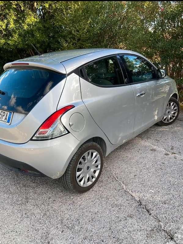 Usata Lancia Ypsilon Platinum 69 CV (50 kW) 2013 Utilitaria