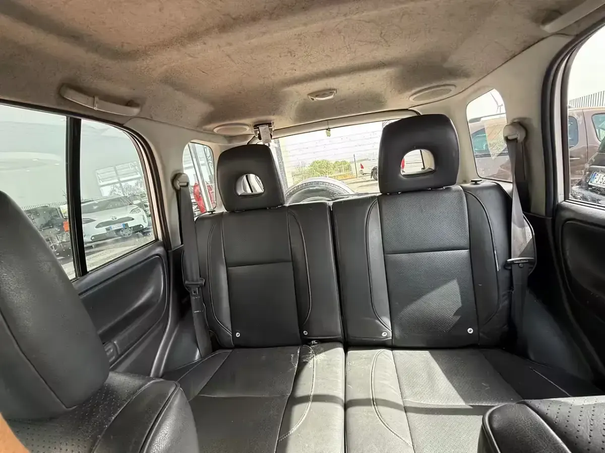 Usata Suzuki Grand Vitara 109 CV (80 kW) 2005 Argento SUV