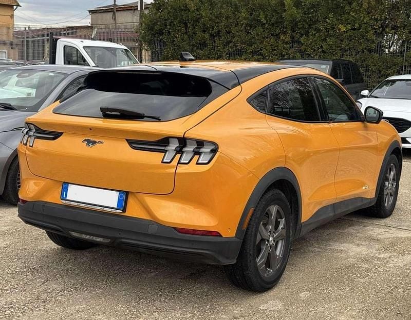 Usata Ford Mustang Standard Range 136 CV (100 kW) 2023 Arancione Berlina