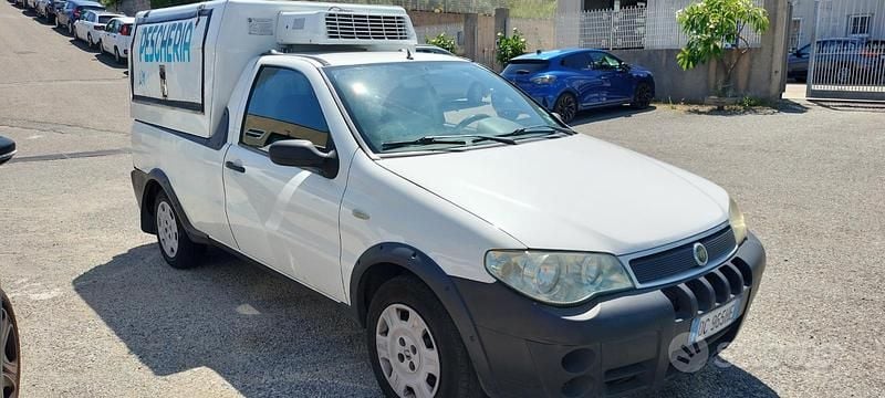 Bianco Usata 2006 Fiat Strada Pick-up | 6000 € (Ottimo prezzo) - Immagine 1/1