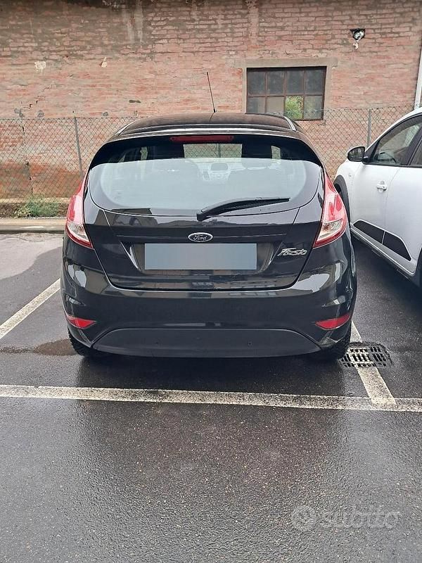 Usata Ford Fiesta Business Edition 75 CV (55 kW) 2016 Nero Berlina