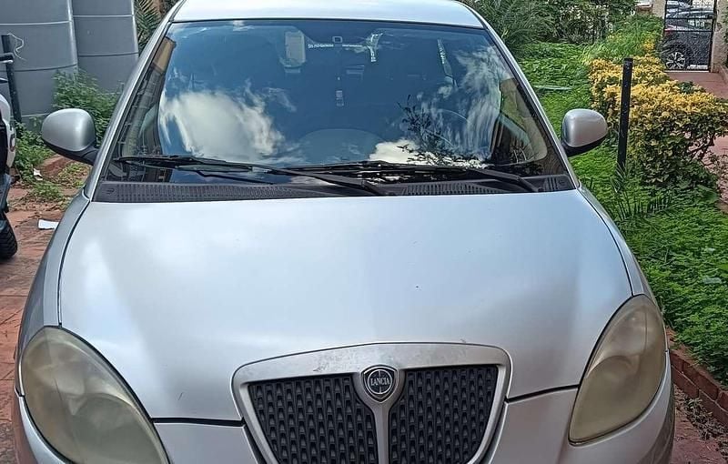 Usata Lancia Ypsilon 77 CV (56 kW) 2010 Grigio Utilitaria