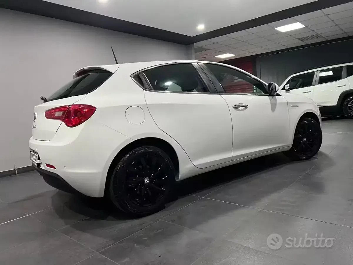 Usata Alfa Romeo Giulietta 120 CV (88 kW) 2017 Bianco Utilitaria