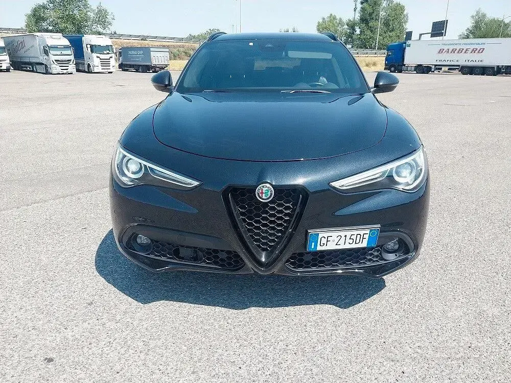 Usata Alfa Romeo Stelvio Veloce 209 CV (153 kW) 2021 Nero SUV