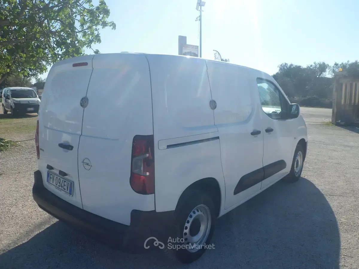 Usata Opel Combo 101 CV (74 kW) 2020 Bianco Monovolume