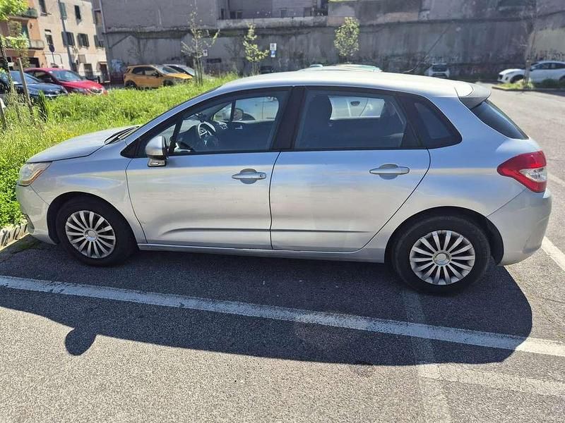 Usata Citroën C4 Attraction 92 CV (67 kW) 2012 Argento Berlina