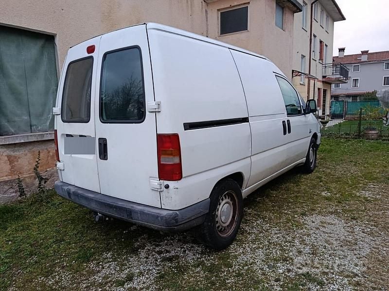 Usata Fiat Scudo 109 CV (80 kW) 2003 Bianco Furgone