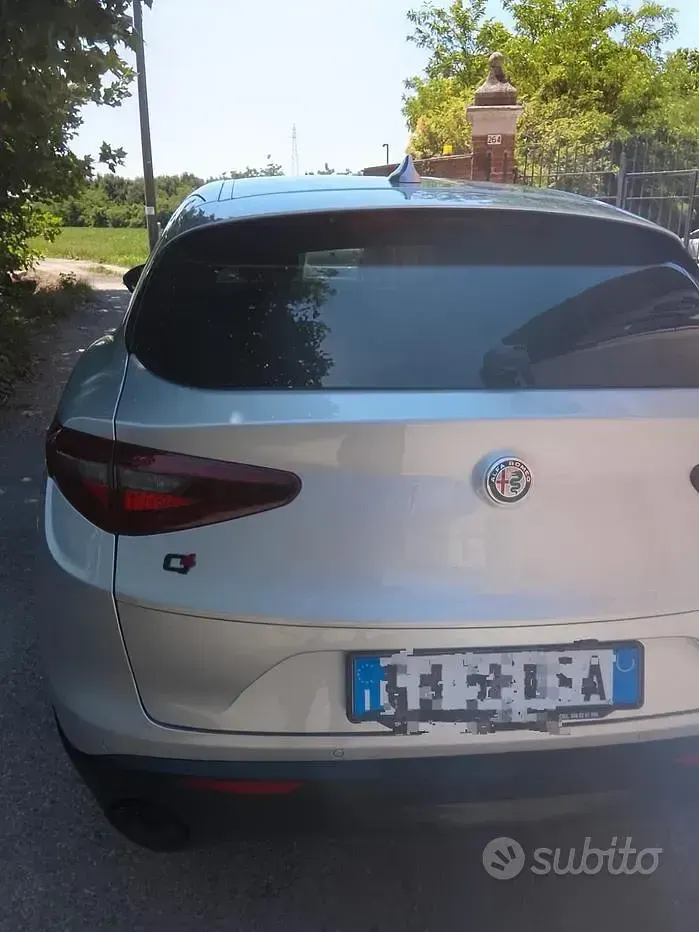 Usata Alfa Romeo Stelvio Sprint 190 CV (139 kW) 2020 Grigio SUV
