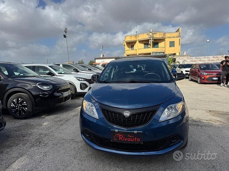Usata Lancia Ypsilon S 69 CV (50 kW) 2023 Azzurro Utilitaria