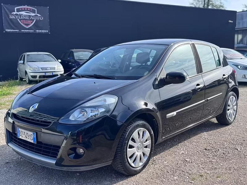 Usata Renault Clio II 75 CV (55 kW) 2010 Nero Berlina