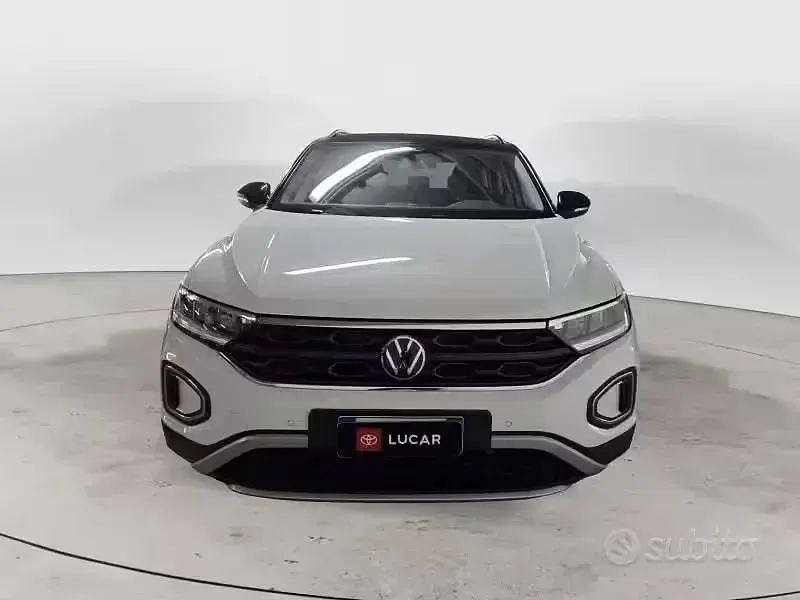 Usata VW T-Roc Life 110 CV (80 kW) 2022 Bianco SUV