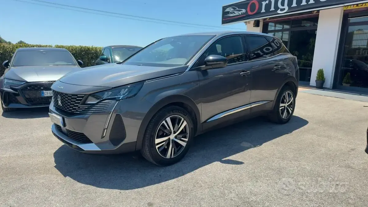 Usata Peugeot 3008 Allure 131 CV (96 kW) 2024 Grigio SUV