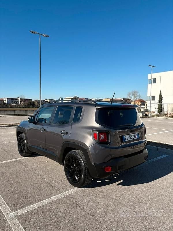 Usata Jeep Renegade 120 CV (88 kW) 2016 Grigio SUV