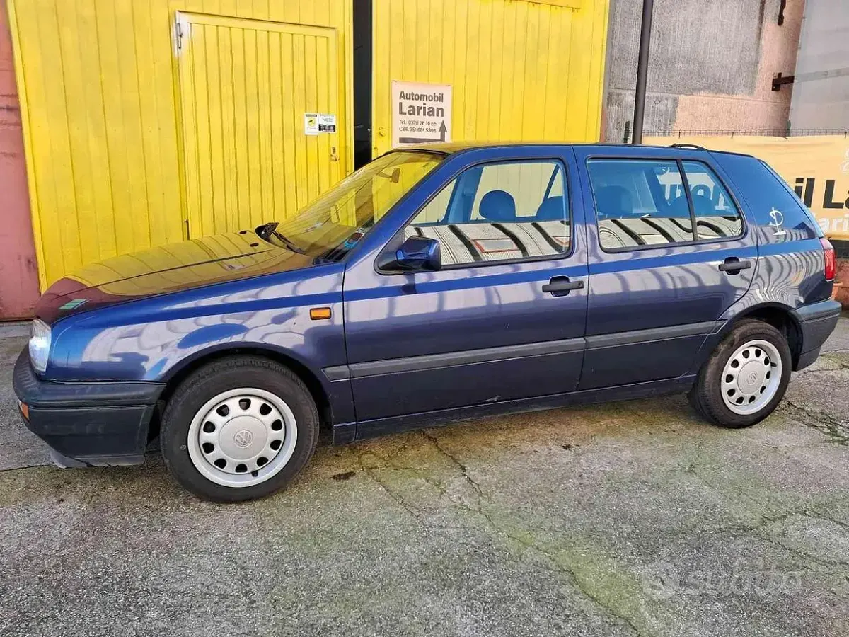 Usata VW Golf III 75 CV (55 kW) 1995 Blu Berlina