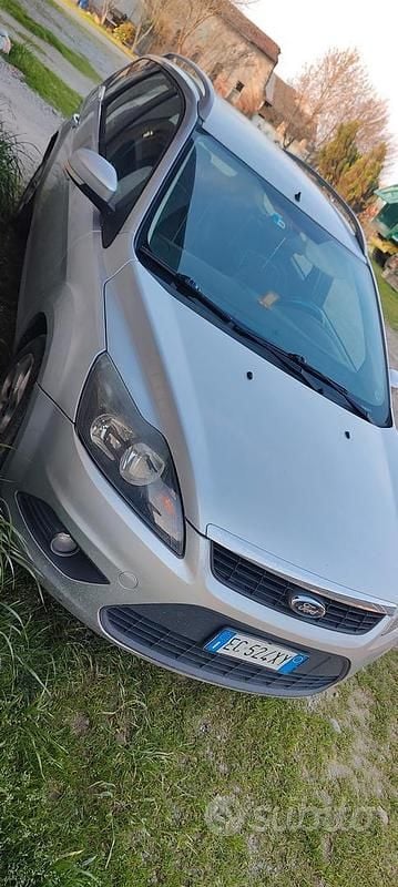 Usata Ford Focus Style 110 CV (80 kW) 2010 Grigio Station wagon