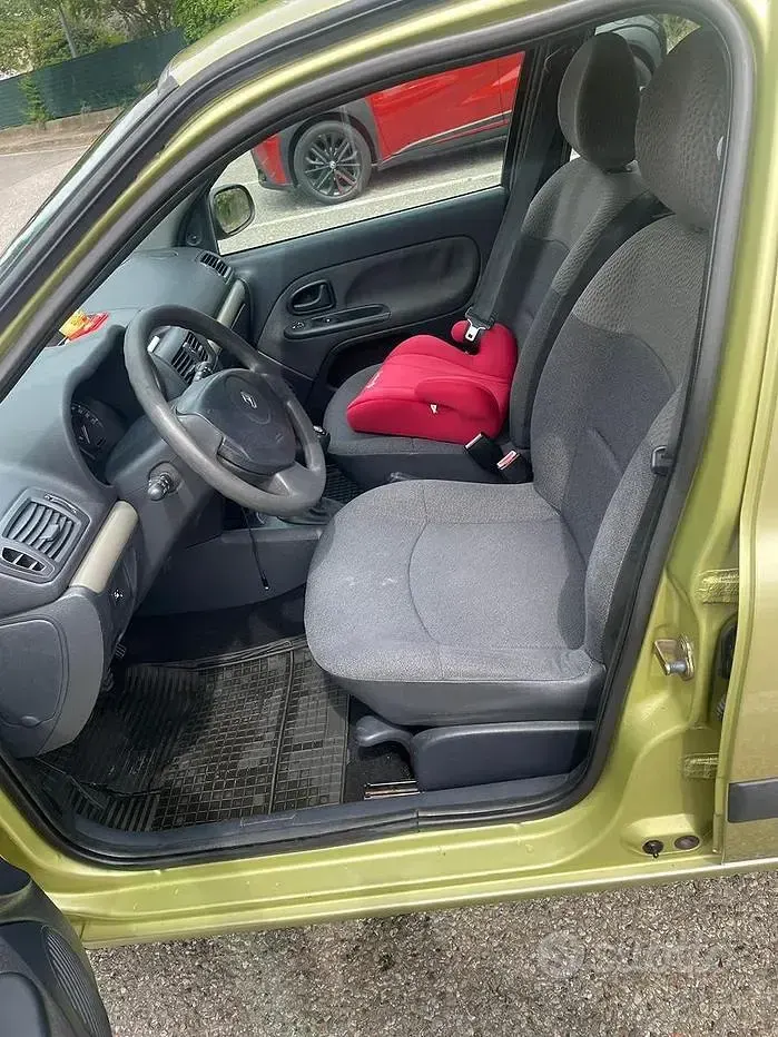 Usata Renault Clio II 75 CV (55 kW) 2004 Utilitaria
